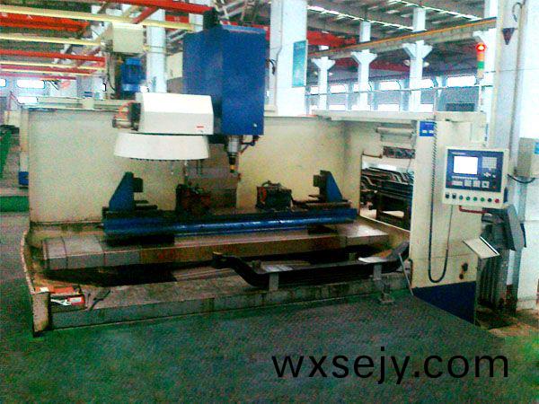 前軸十(shi)孔加(jia)工(gong)專(zhuan)用(yong)立(li)式加工