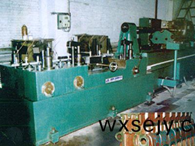 柴(chai)油機缸(gang)體(ti)凸輪軸(zhou)孔精鉸組郃(he)機(ji)牀